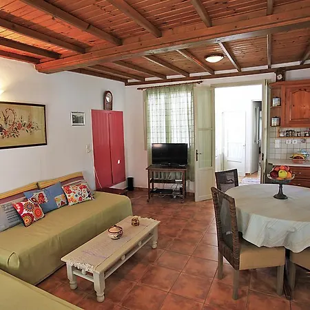 Bougainvillea House Párosz