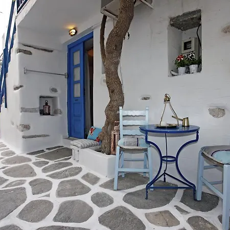 Апартаменты Bougainvillea House *